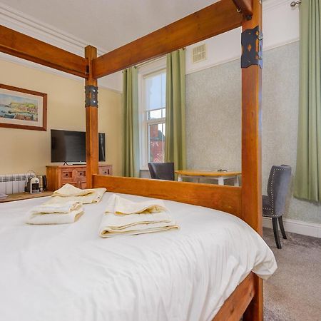 Hillcrest Whitby Bed & Breakfast Dış mekan fotoğraf
