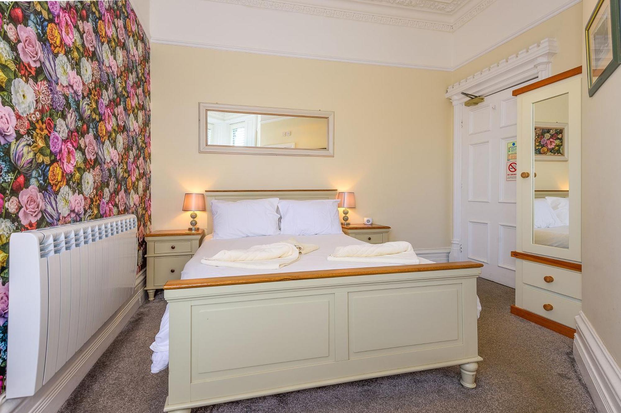 Hillcrest Whitby Bed & Breakfast Dış mekan fotoğraf