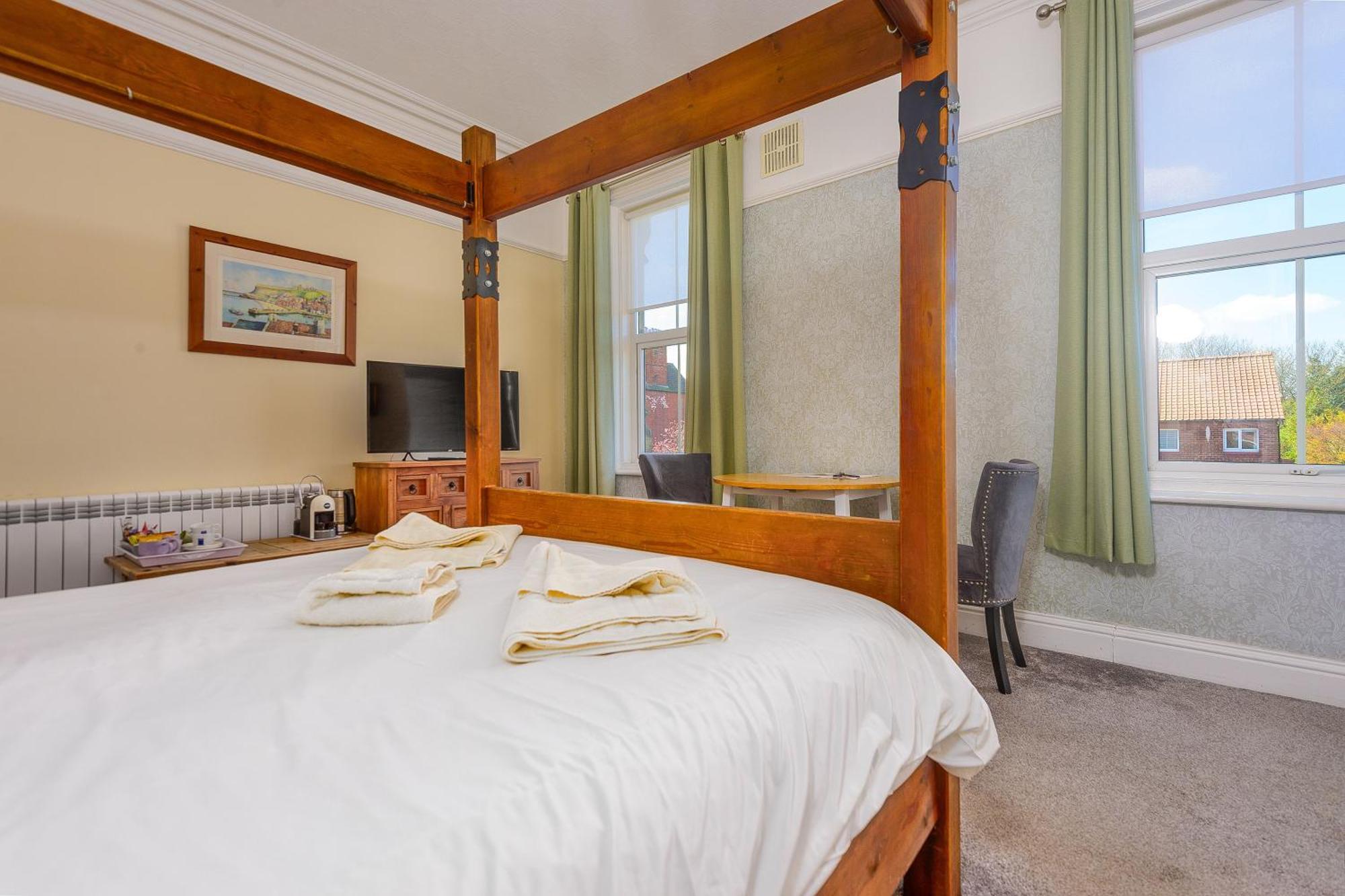 Hillcrest Whitby Bed & Breakfast Dış mekan fotoğraf