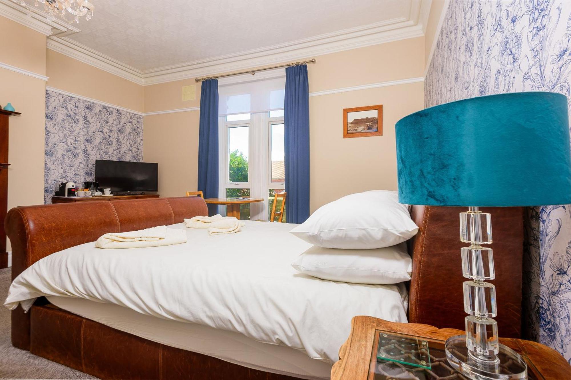 Hillcrest Whitby Bed & Breakfast Dış mekan fotoğraf